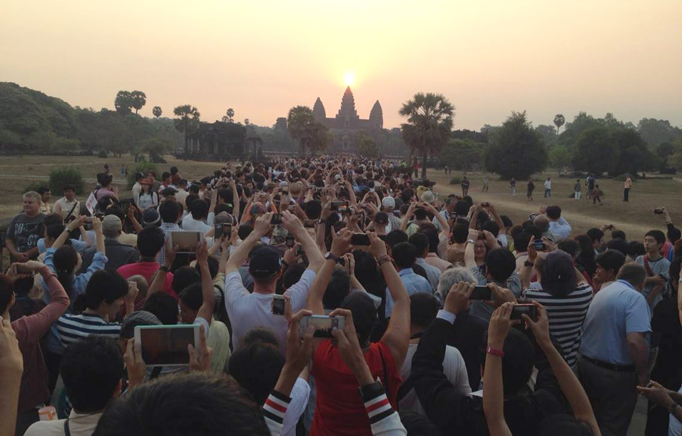 tourists at Angkor Wat, by Hang Meang Khou, linked on thisworldrocks.com